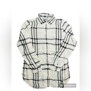 The Classic Shirt Button Down Plaid Old Navy size Small